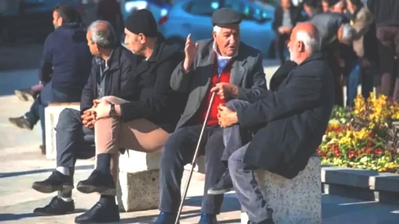 3 İl Emekliye Ayrıldı! Türkiye’de En Fazla Emeklinin Yaşadığı Şehirler Açıklandı 7